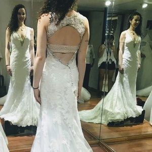 Wedding dress